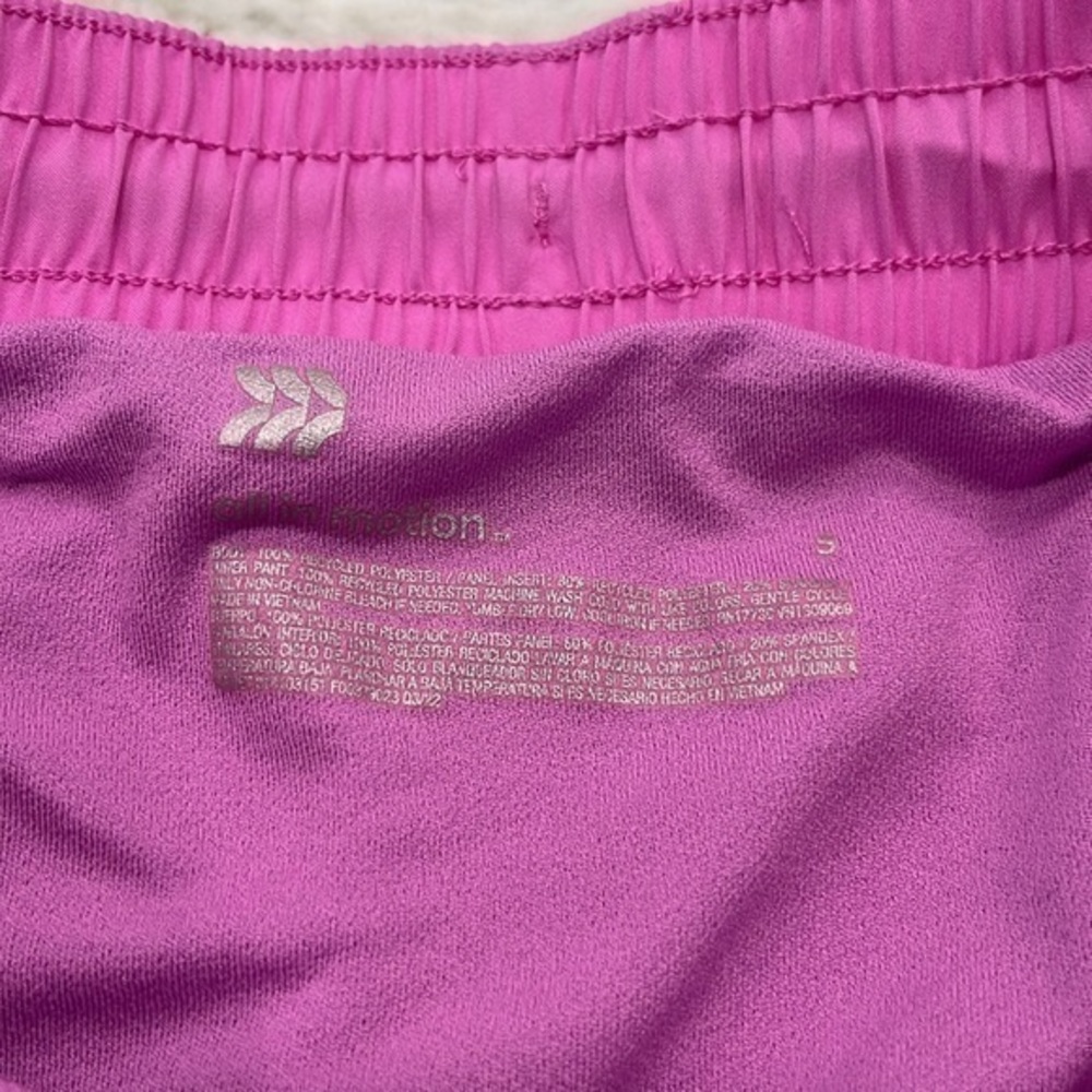 Athletic shorts with zipper pocket and drawstring women’s size small - Picture 4 of 4